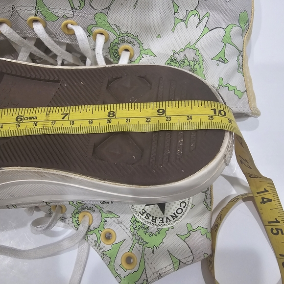 Converse High-Top Sneakers with Green and Yellow Accents - Picture 9 of 9